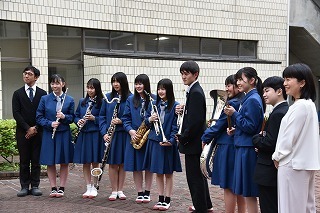 吹奏楽部　集合 高３吹奏楽部「卒業アルバム」集合写真撮影: 茨城キリスト教学園中学校高等学校図書館ブログ
